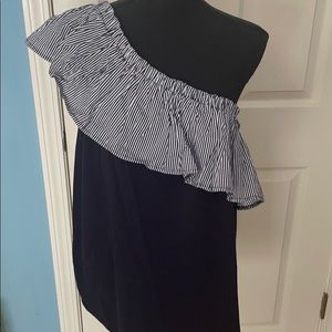 NWT Crown & Ivy top